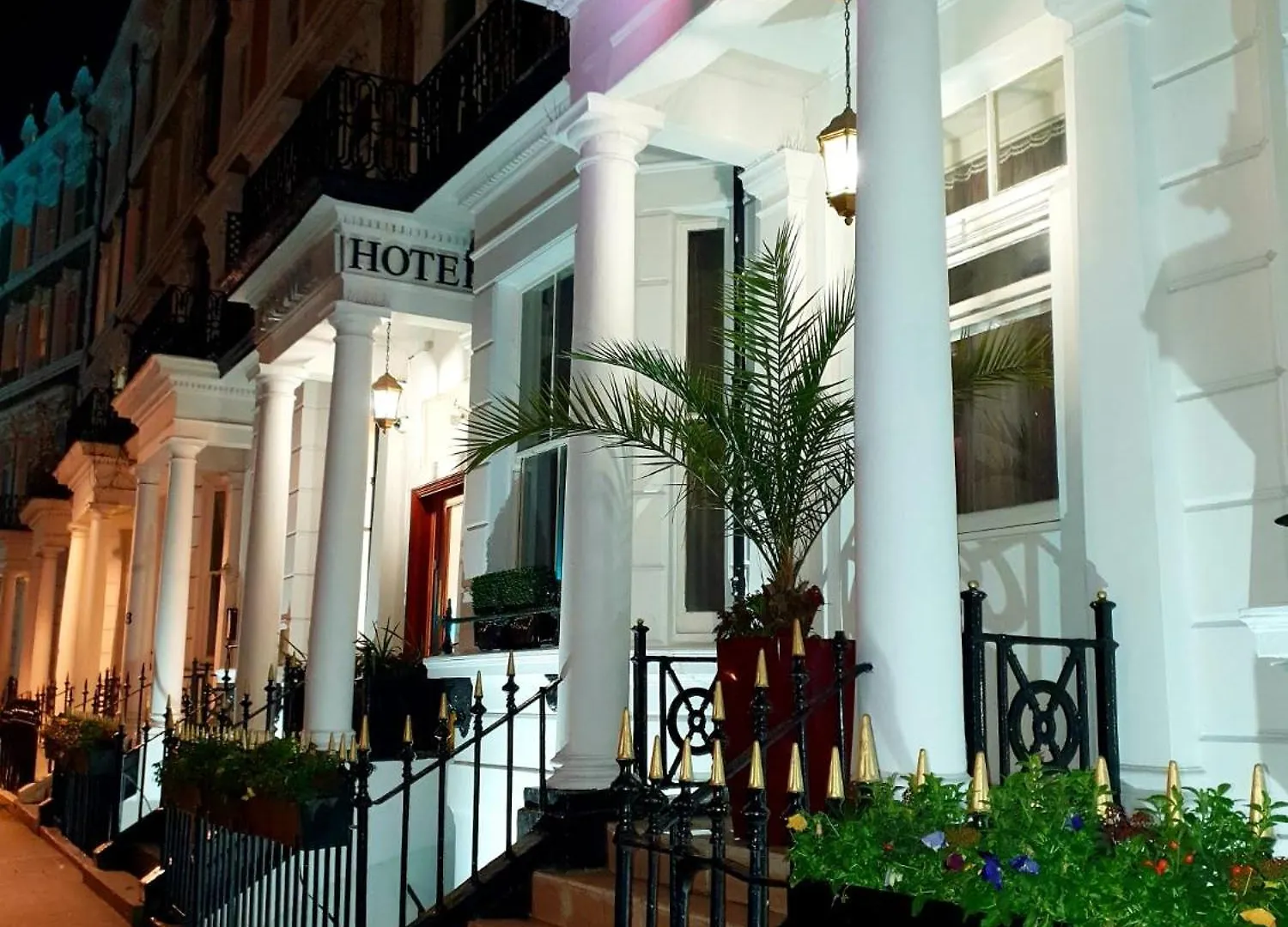 7 Top-Rated Resort-Style Hotels in Kensington and Chelsea