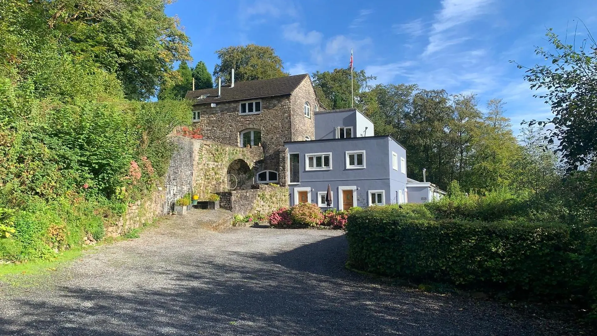 9 B&Bs and Apartments in South Wales That Stand Out