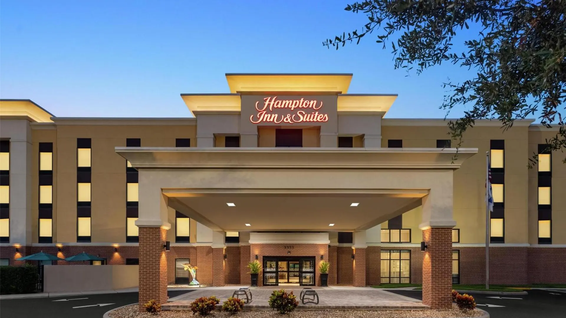 4 Smart Family-Friendly Hotels Near Ybor City Worth Booking