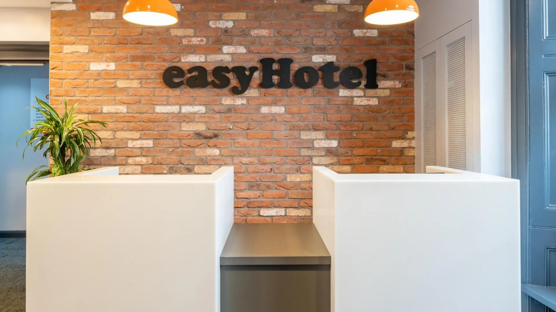 Staying In Central London: 4 easyHotel Properties Compared