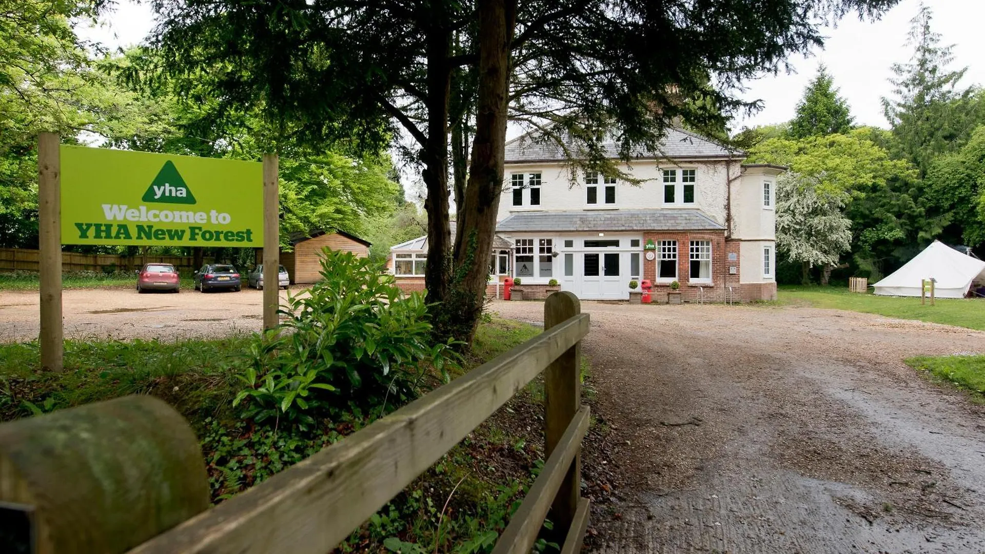 4 Leisure Hotels in Hampshire That Deliver on Experience