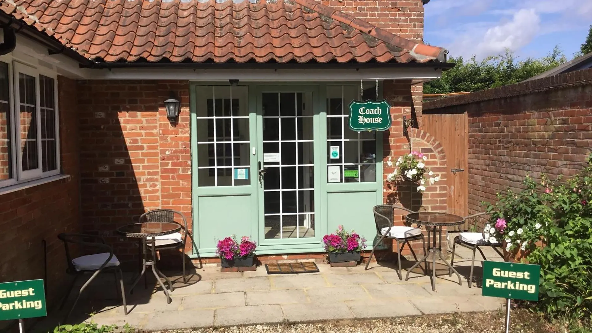 Where to Stay Near Hoveton Hall Gardens: 6 Best Holiday Homes
