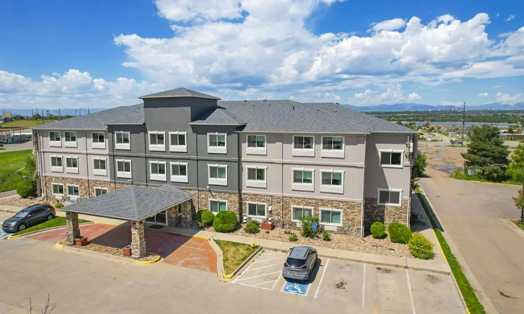 Staying Near Rotella Park: 5 Business Hotels Compared