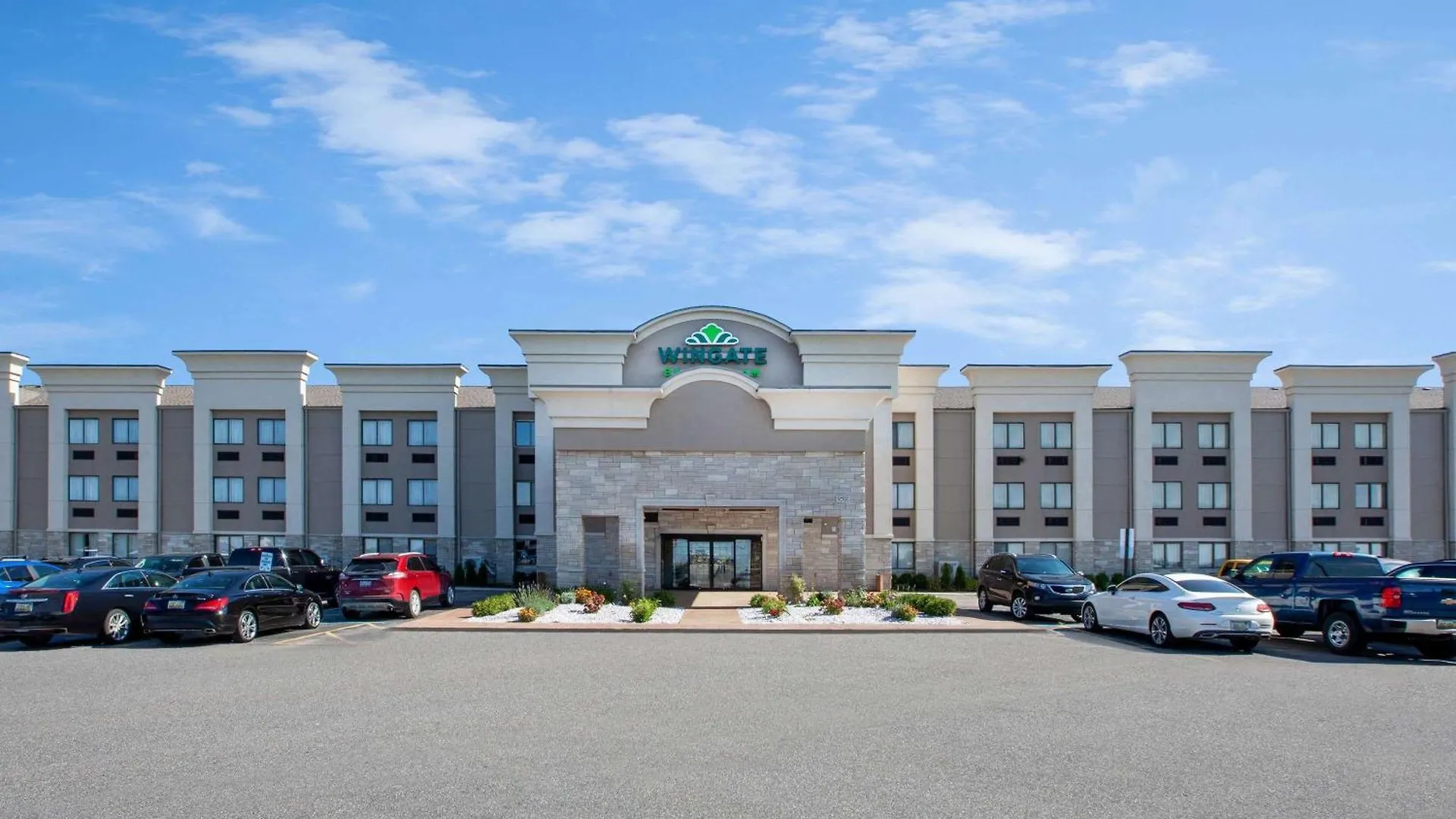 5 Smart Golf Hotels Near Amvets 171 Memorial Hall Worth Booking