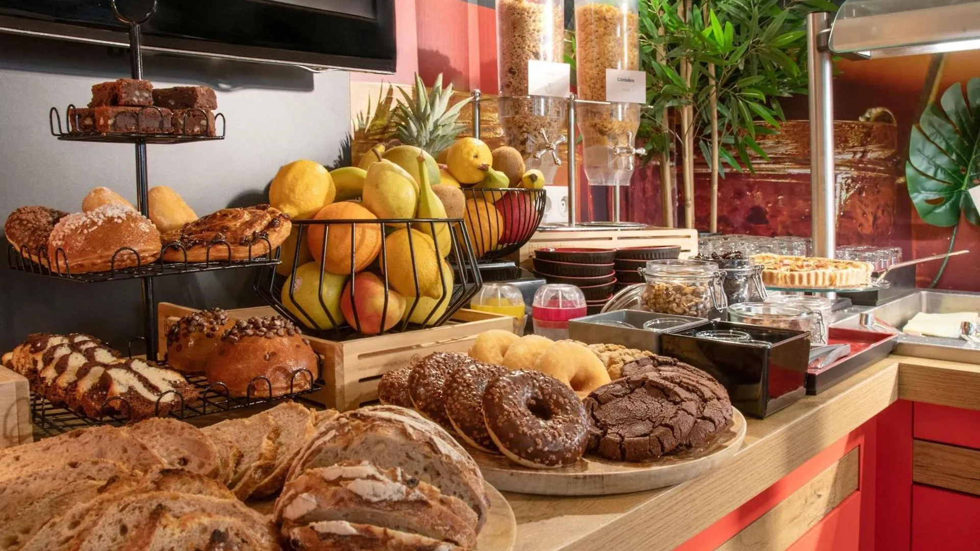 11 Beach Hotels in Cannes City-Centre Worth Booking
