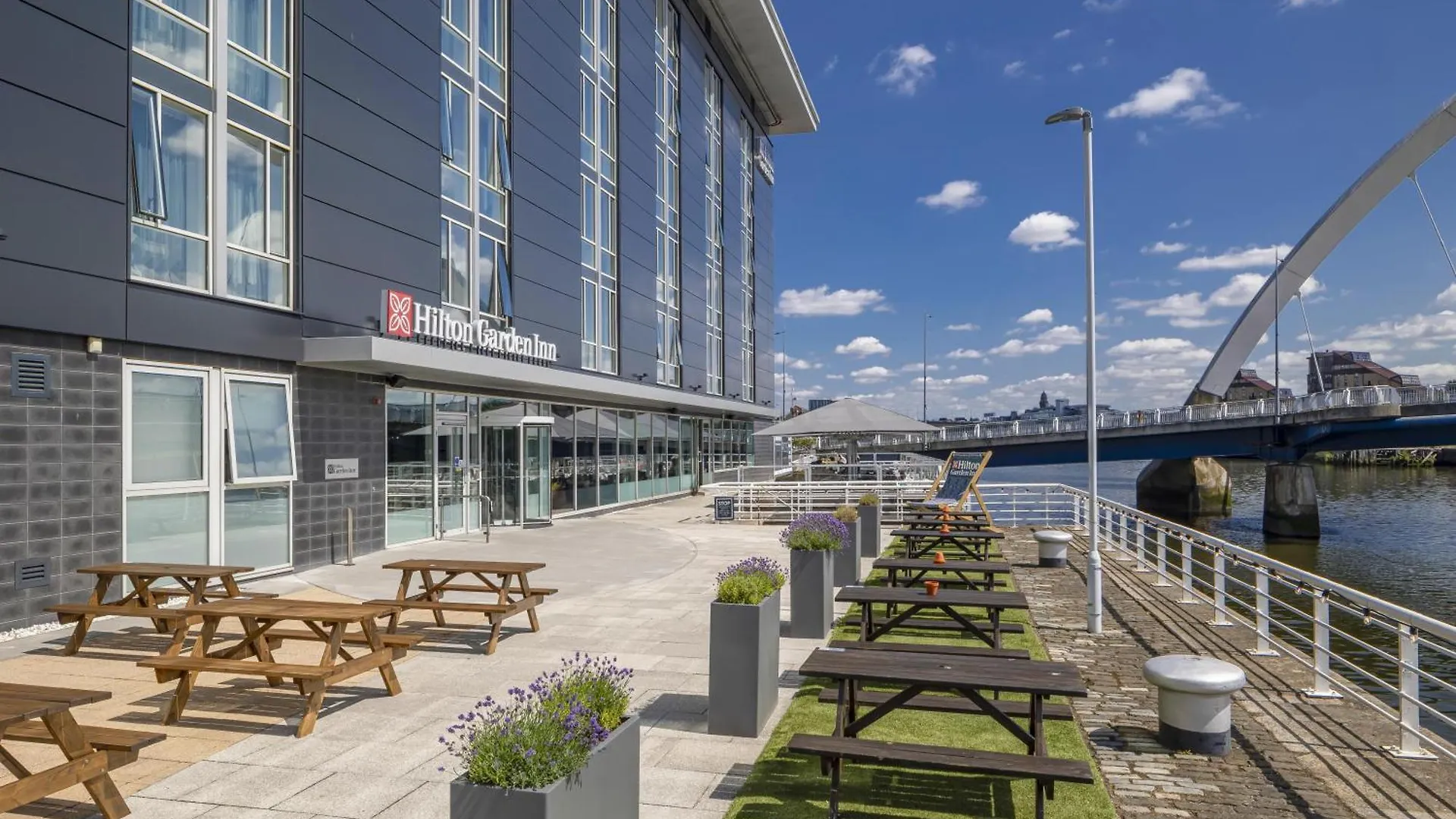 2 Smart 4-Star Hotels in North West Glasgow Worth Booking