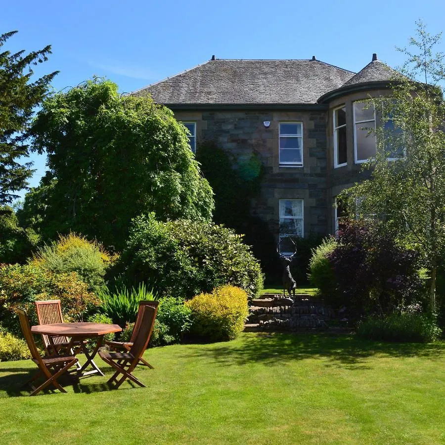 Where to Stay Near Cluny House Gardens: 8 Central Hotels