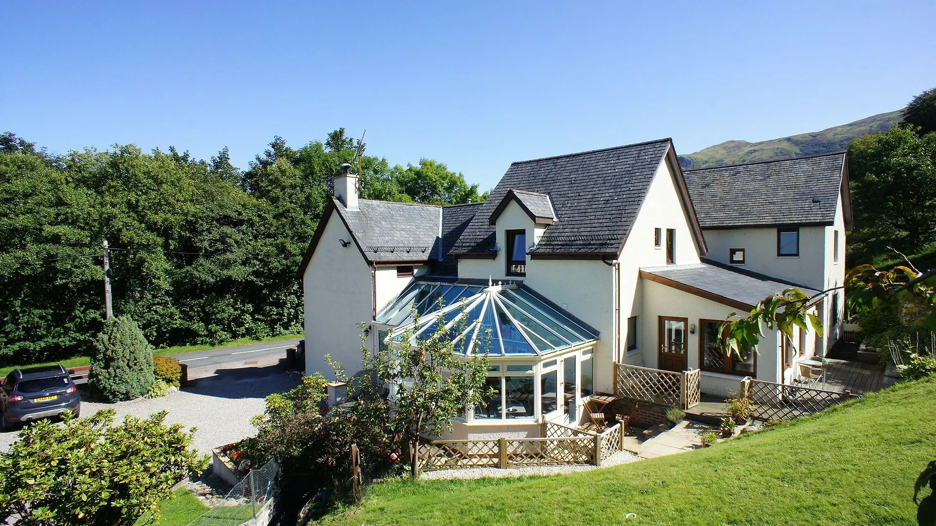 5 Budget Stays Close to Treasures Of The Earth, Fort William