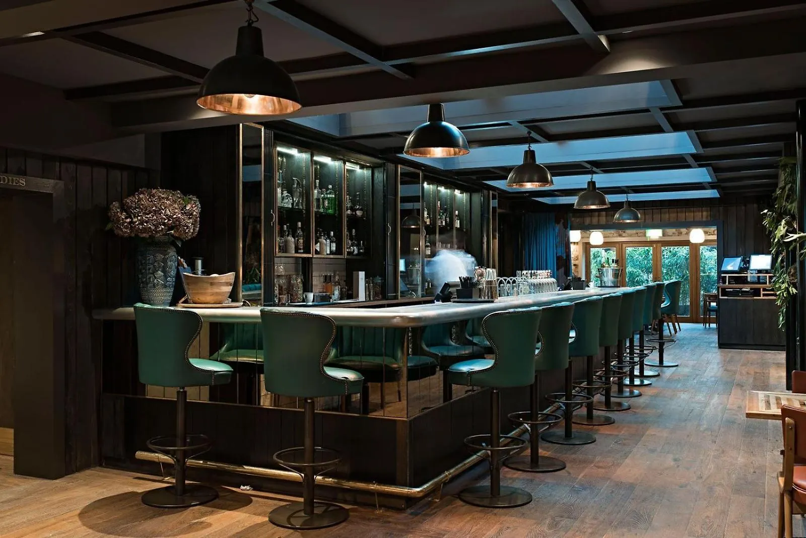 5 Exceptional Design Hotels Near Mount Ephraim Gardens Worth Booking