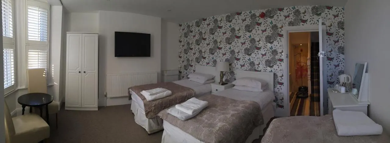 5 Central Hotels Near Puttenham Golf Club That Deliver