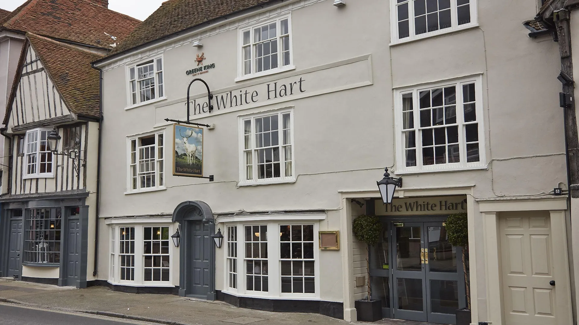 6 Cheap Hotels Near Marks Hall Gardens Worth Booking