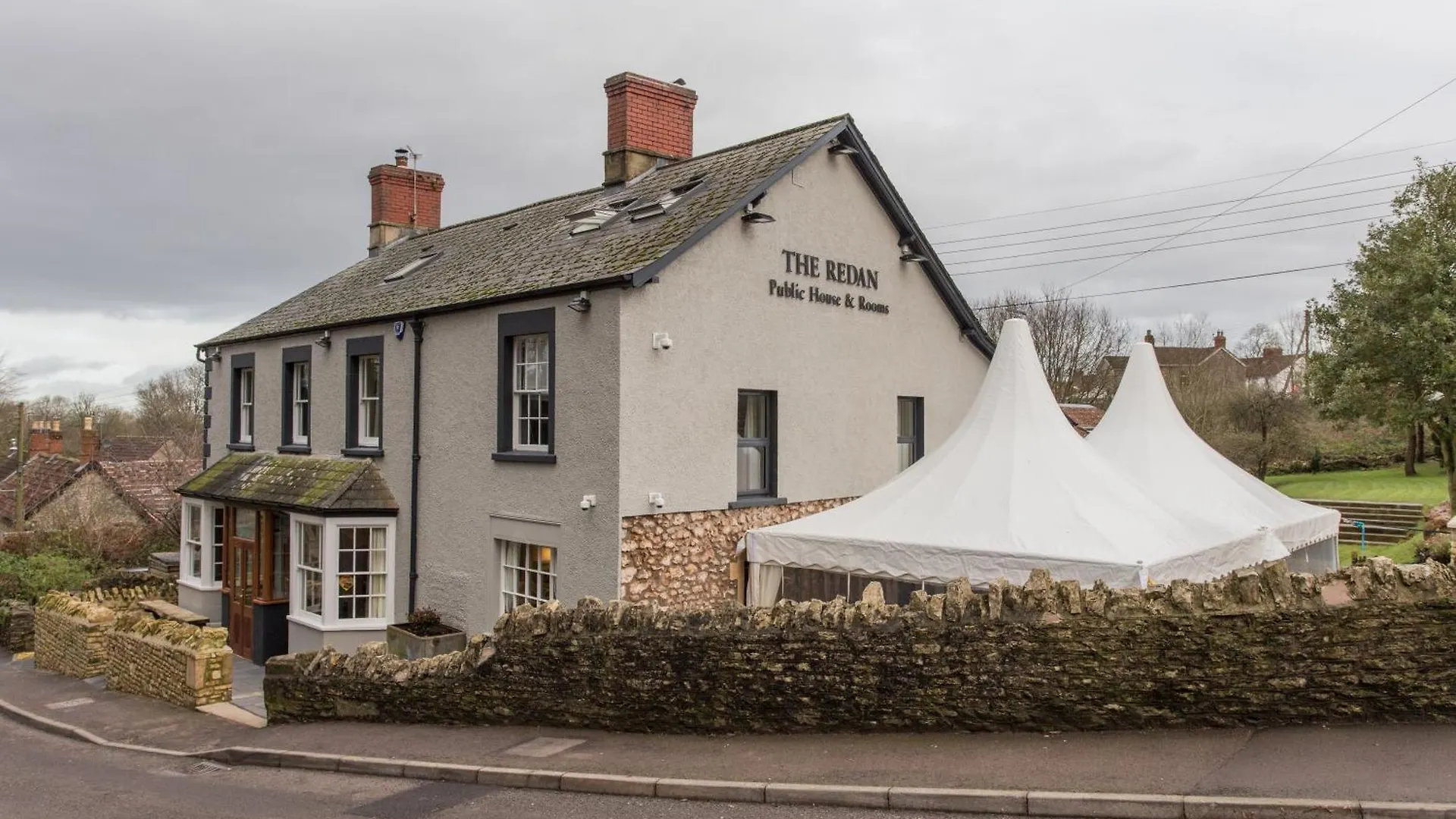 4 Budget Hotels Near Fosseway Golf Club Worth Booking