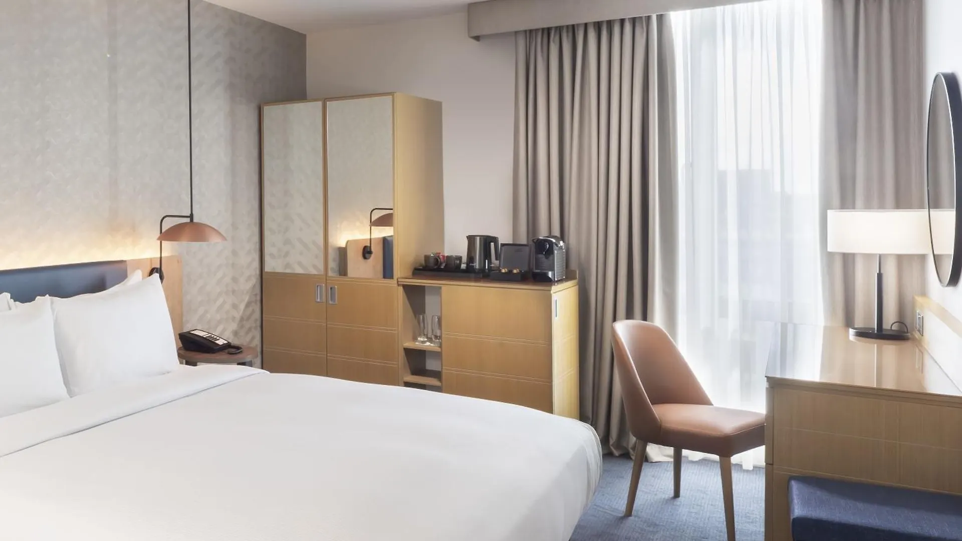 Staying Near Cabot Circus, Bristol: 4 Hotels Compared