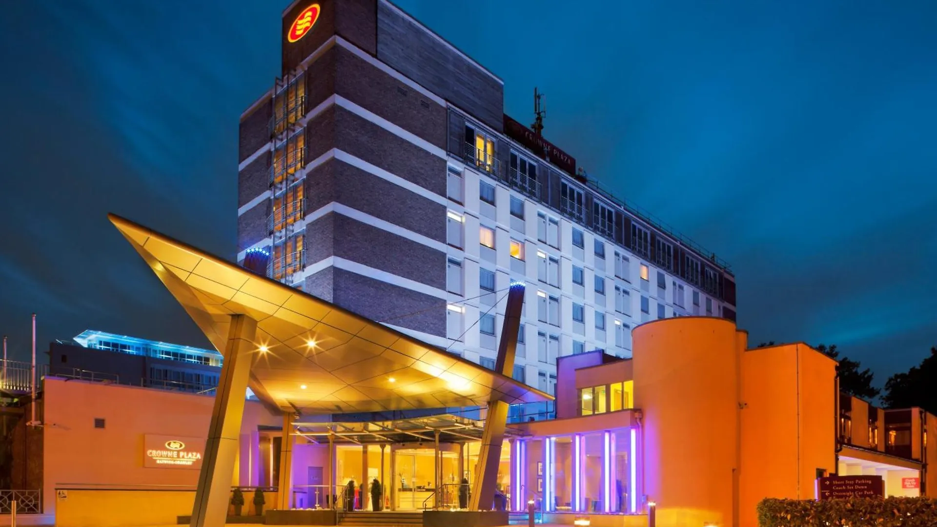 Where to Stay Near No.1 Gatwick North Terminal Lounge: 2 Central Hotels