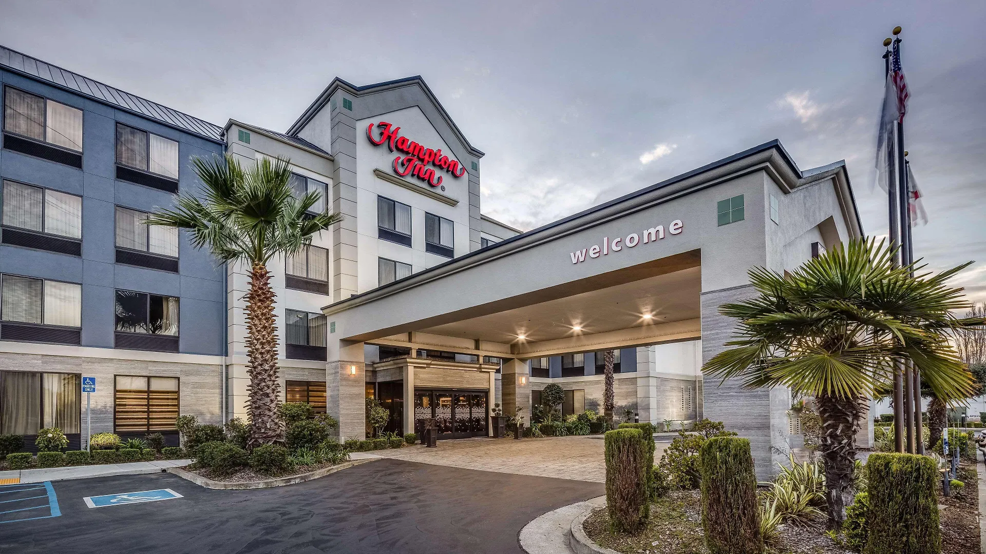 4 Airport Hotels Near Oyster Point Park That Stand Out