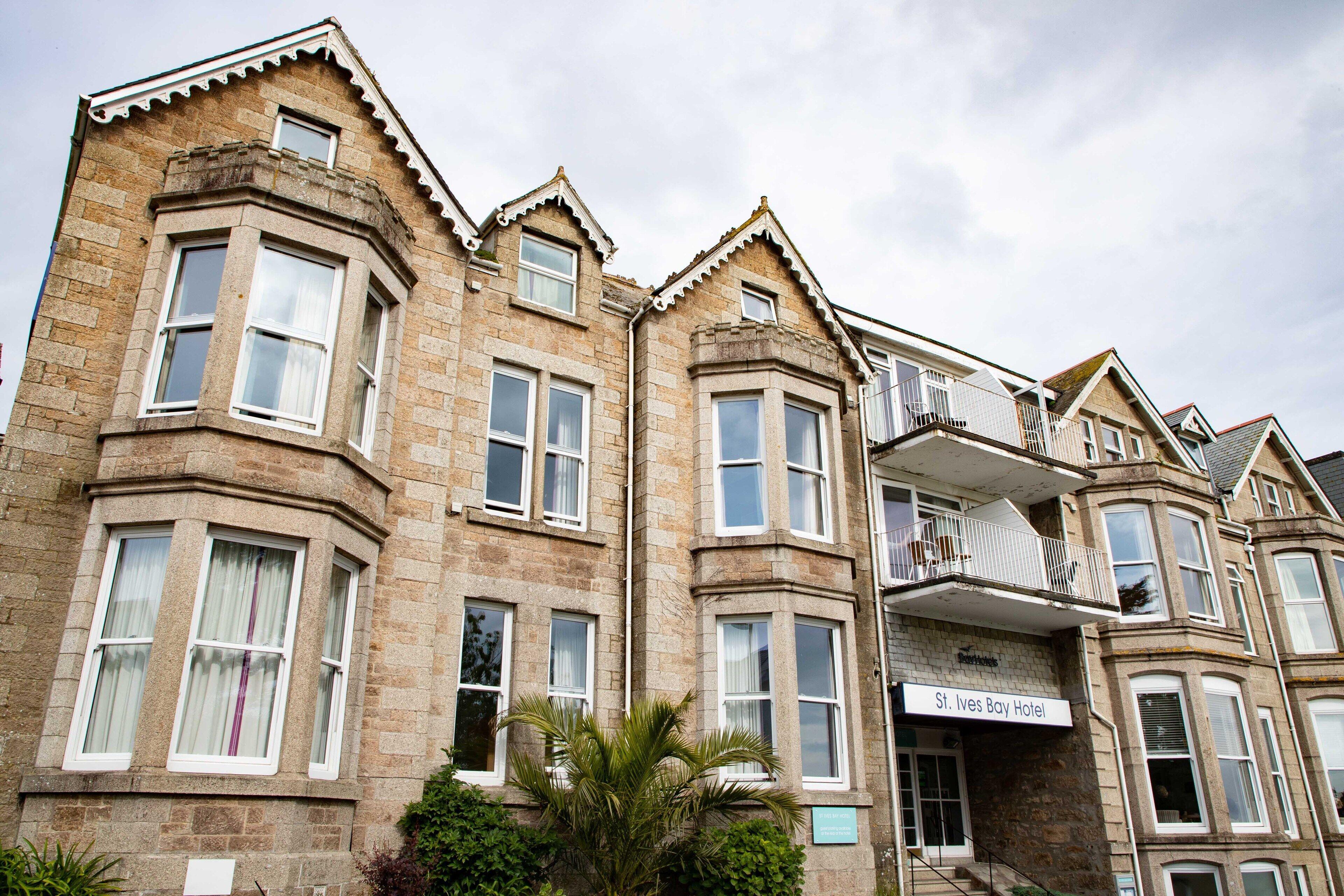 4 Hotels Close to Carbis Bay That Deliver on Location
