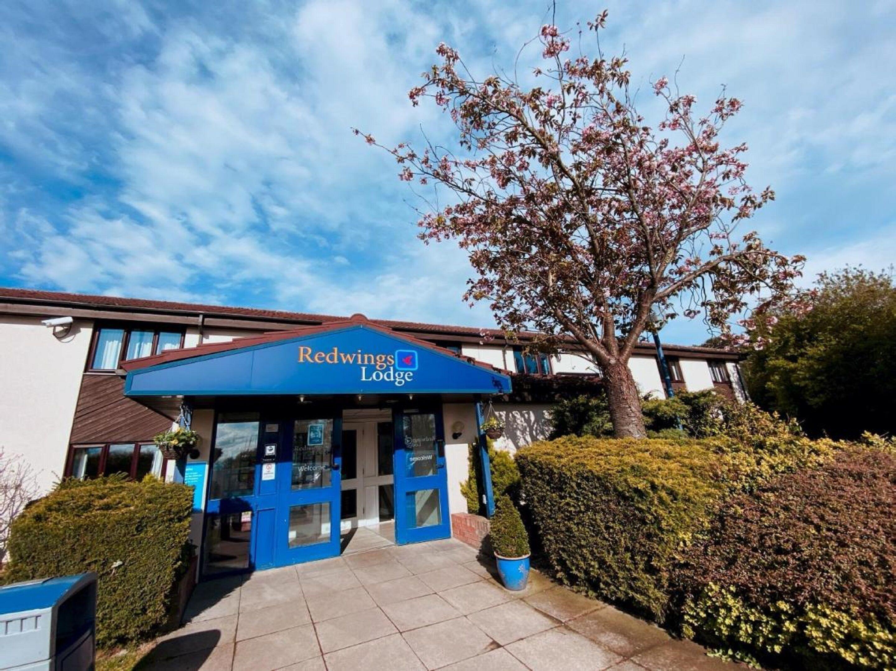 6 Budget Hotels Near North Harts Irish Centre Worth Booking