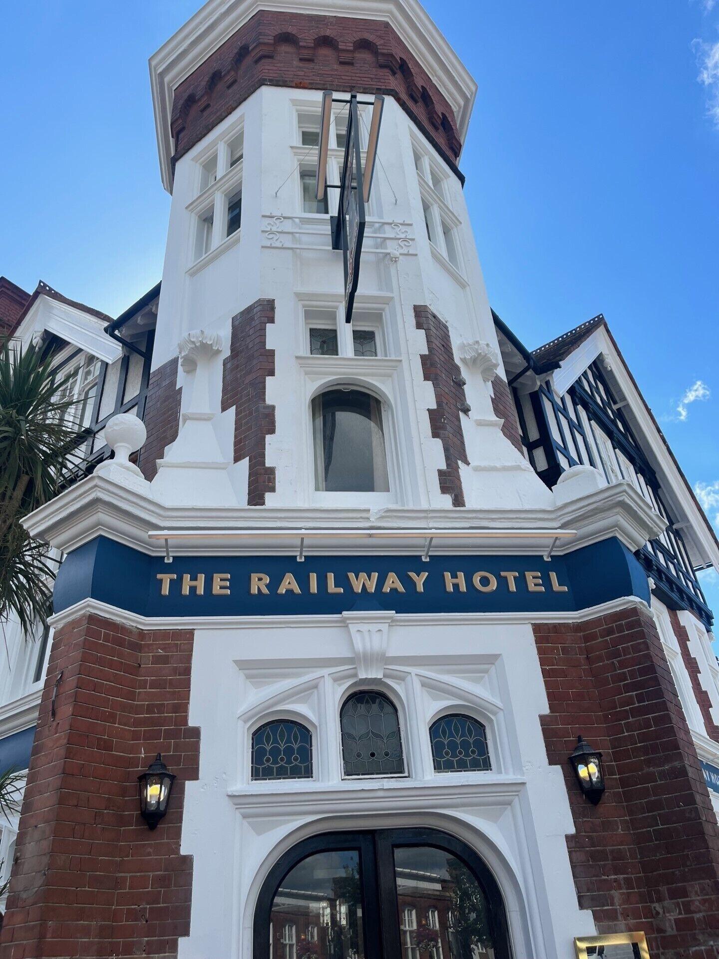 6 Smart Family Hotels Near Lancing & Sompting Legion Club
