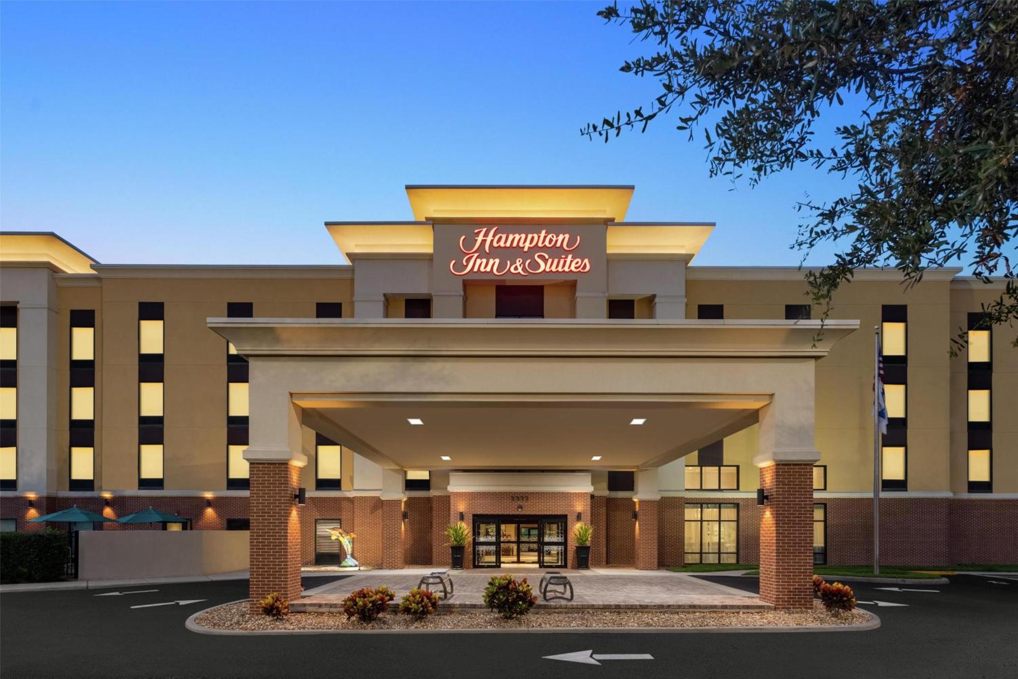 4 Smart Family-Friendly Hotels Near Ybor City Worth Booking