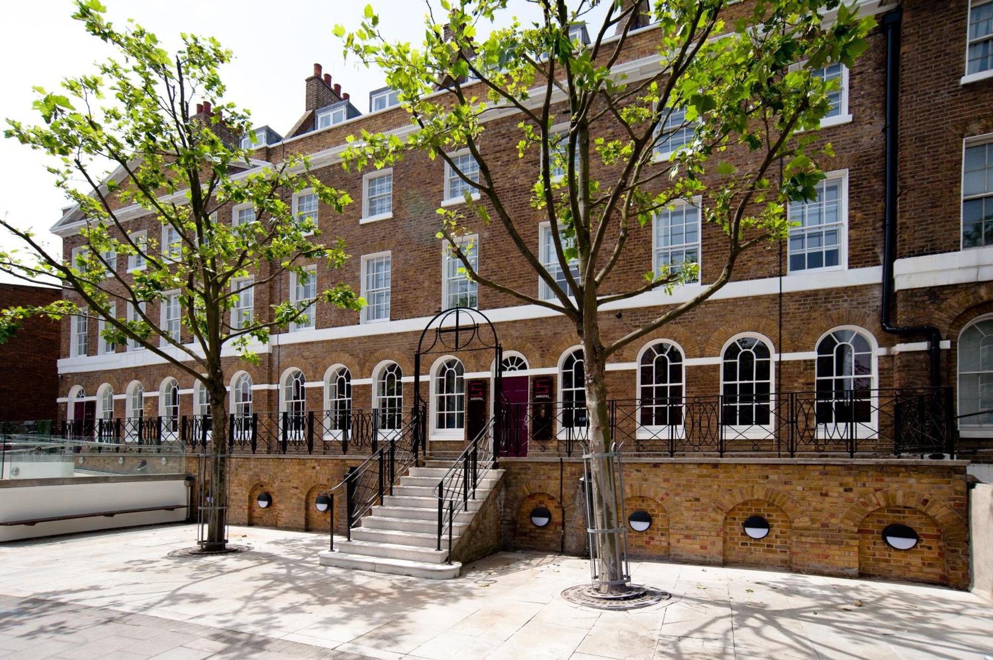 Where to Stay Near Imperial War Museum: 14 Budget Hotels