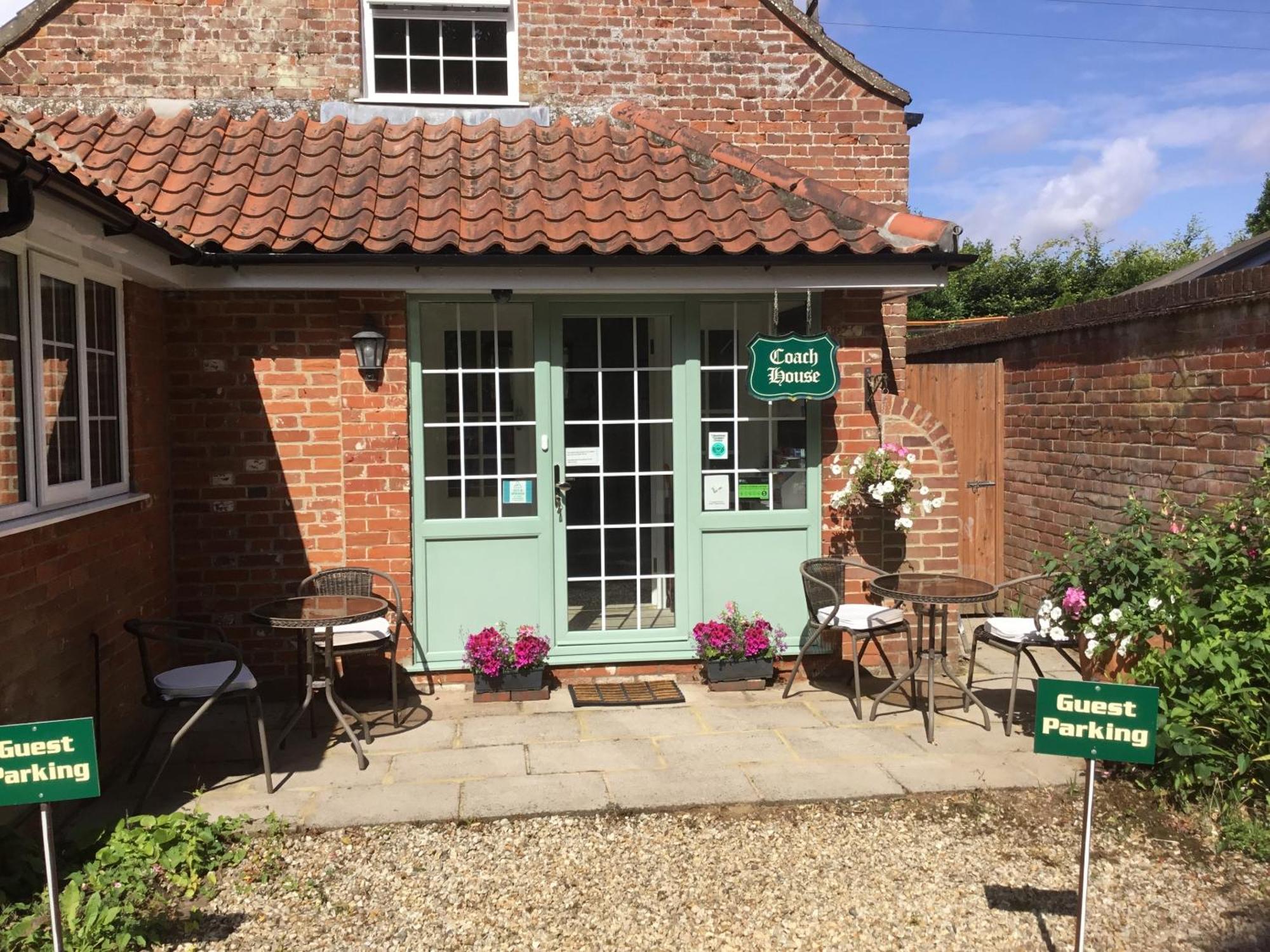 Where to Stay Near Hoveton Hall Gardens: 6 Best Holiday Homes