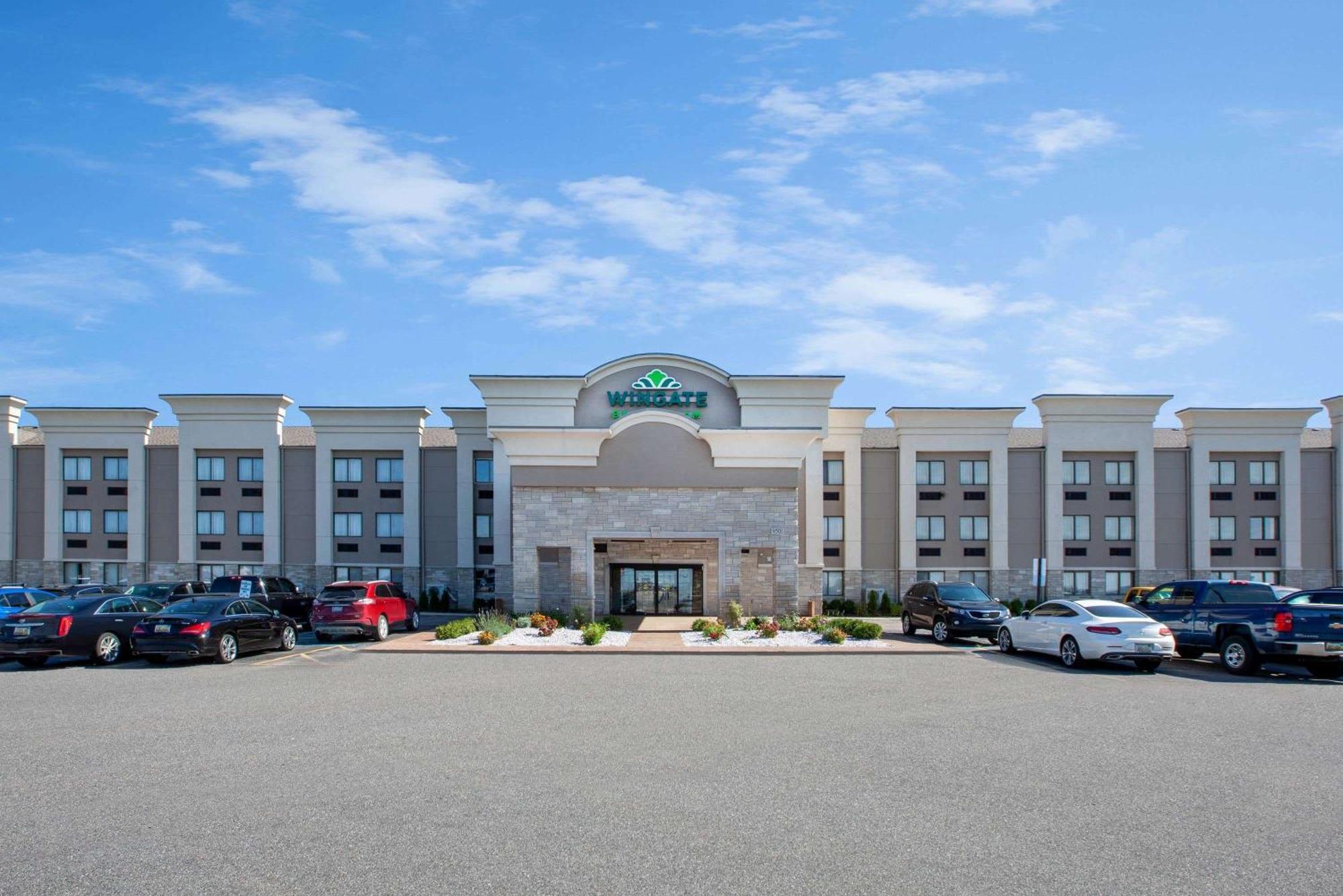 5 Smart Golf Hotels Near Amvets 171 Memorial Hall Worth Booking