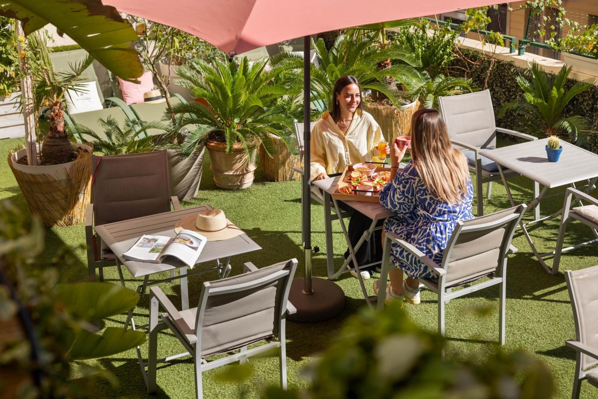 15 Airport-Friendly Hotels Close to Promenade des Anglais