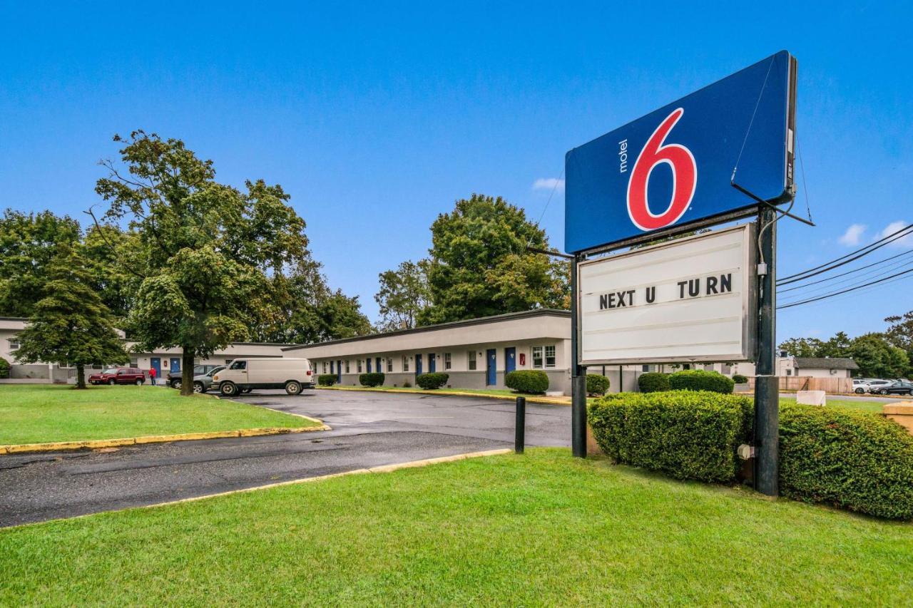 6 Beach Hotels Near Paramount Theater for Shore Access