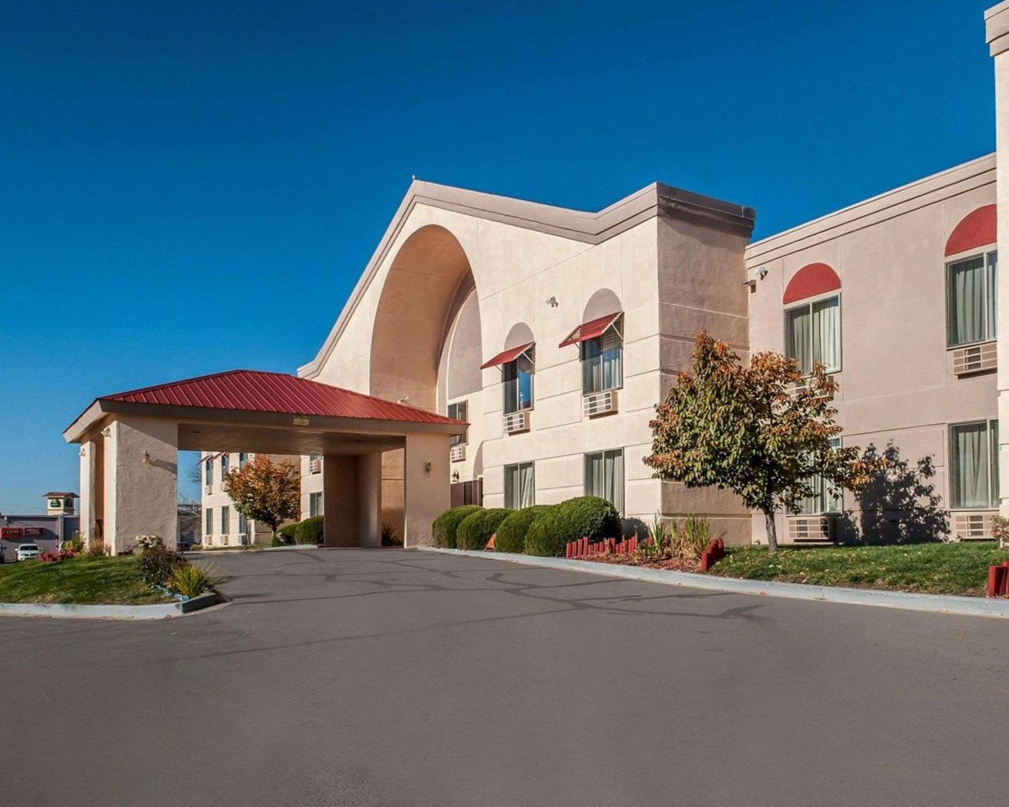 Staying Near E 3 Children's Museum: 5 Airport Hotels Compared