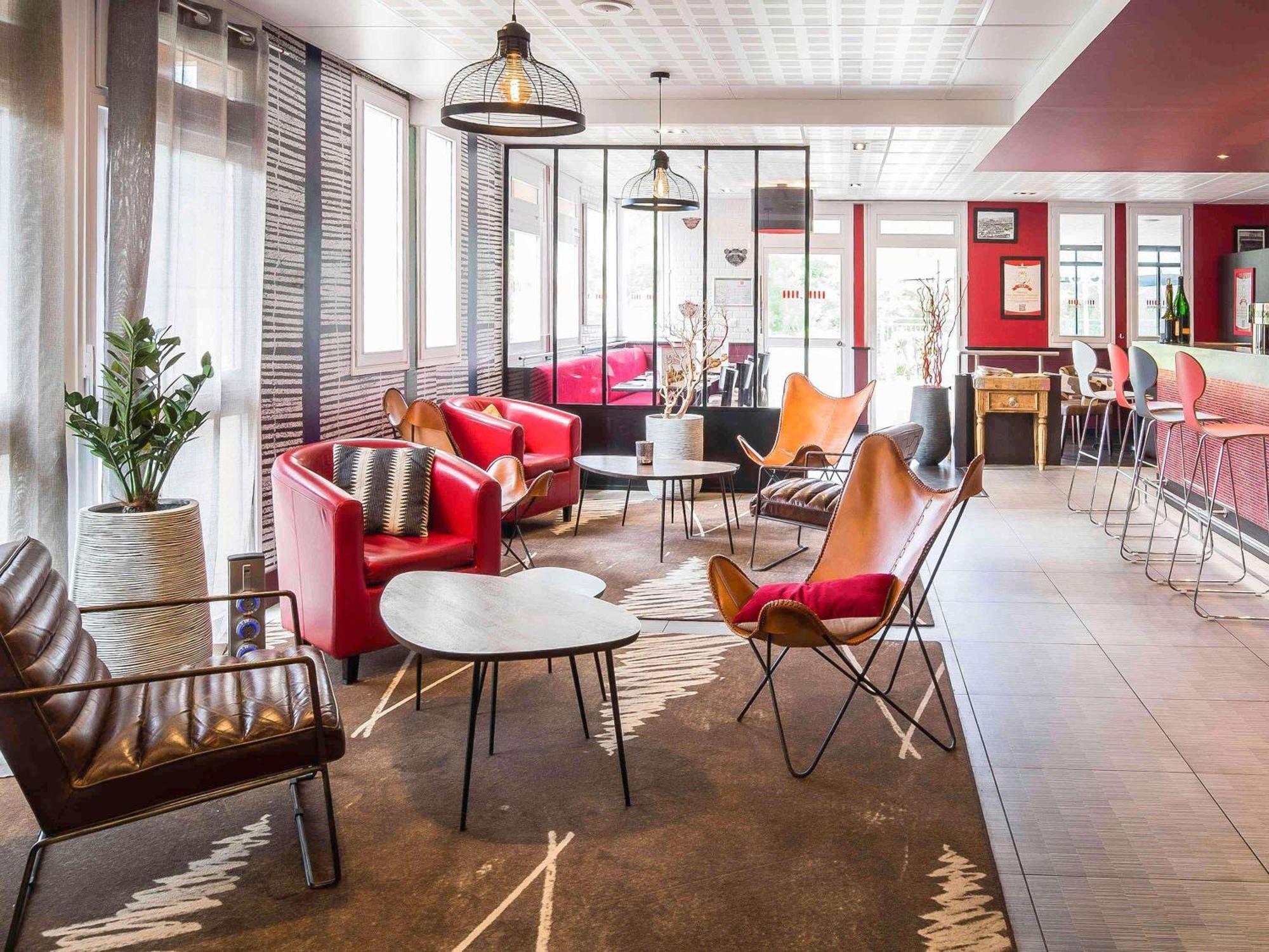 Where to Stay Near Eglise Notre Dame de la Mer: 5 Family Hotels