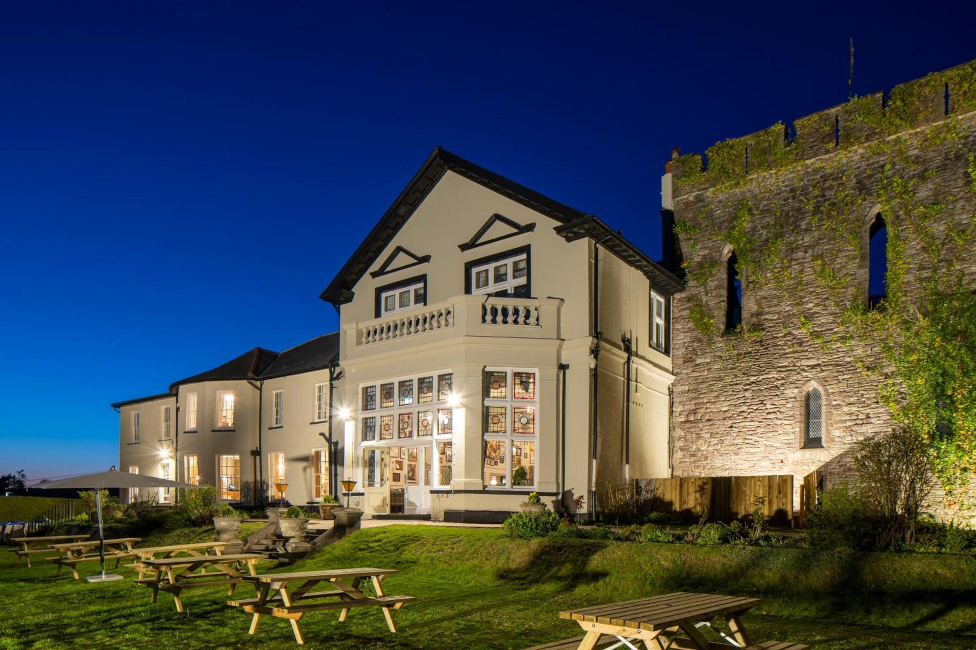 4 Budget Hotels In Brecon Beacons Worth Booking